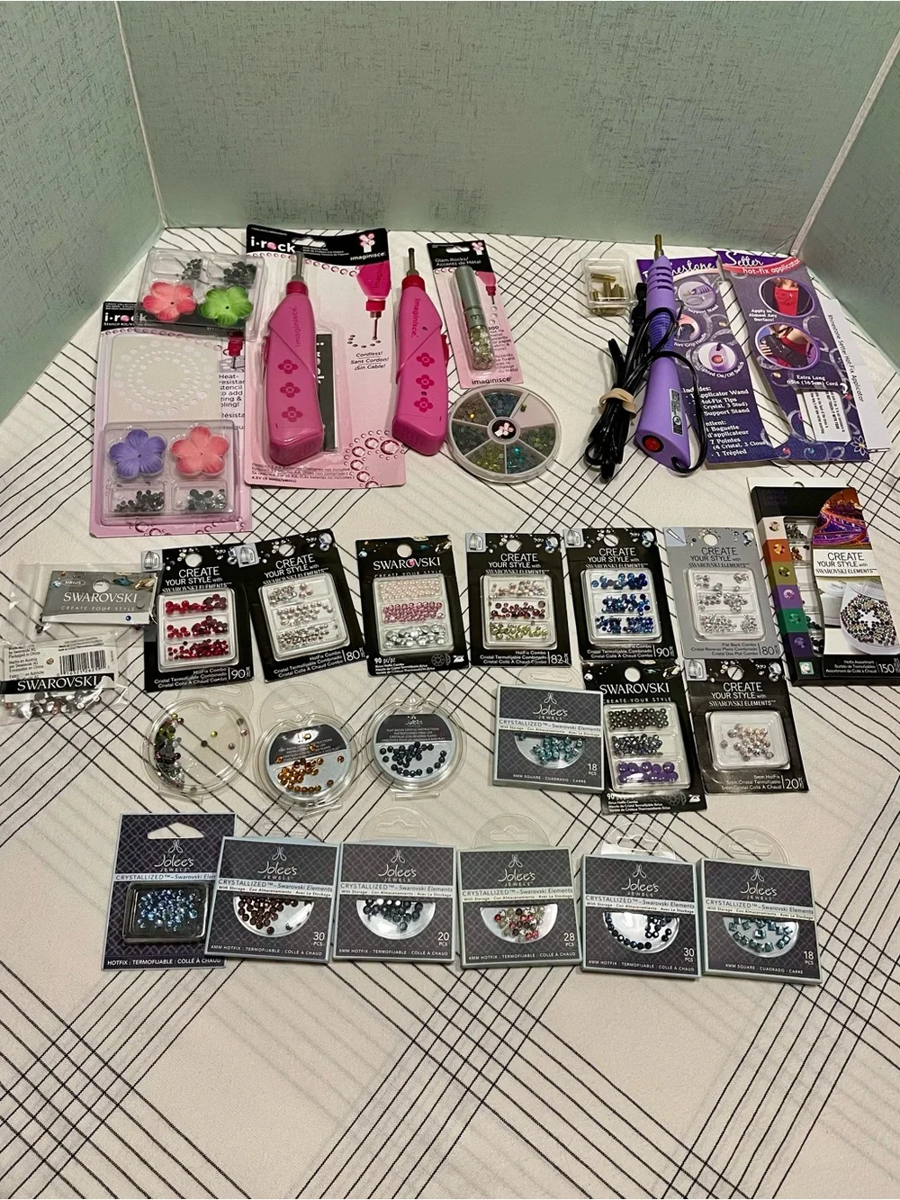 HOT FIX SWAROVSKI CRYSTALS AND TOOLS BUNDLE  MIXED COLORS NEW/SEALED